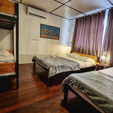Treehouse Hostel Kuching Extérieur photo