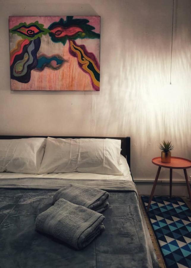 Treehouse Hostel Kuching Extérieur photo